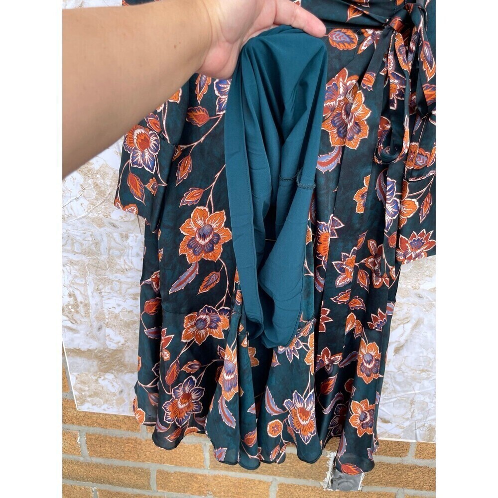 BCBGMAXAZRIA Floral Wrap Dress size medium - Picture 9 of 12